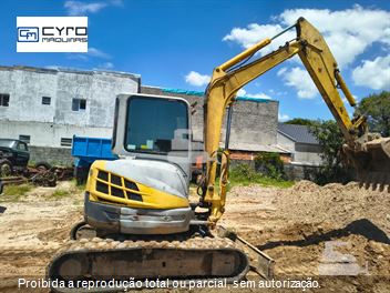 Mini-Escavadeira New Holland E50B