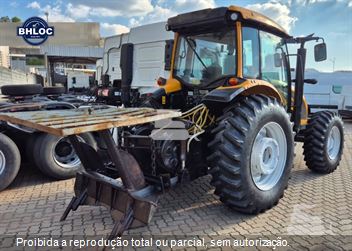 Trator Agrícola Valtra A124