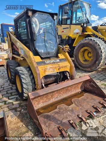 Mini-Carregadeira Caterpillar 248B