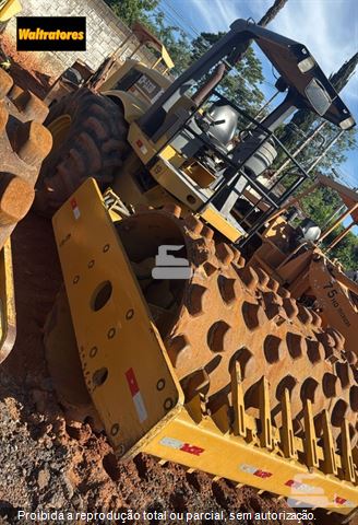Rolo Compactador Caterpillar CP-533D