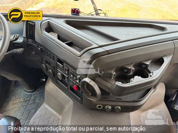 Caminhão Volvo FMX 540 8x4 2p (Diesel)(E5)