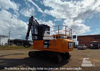 Escavadeira Caterpillar 320D