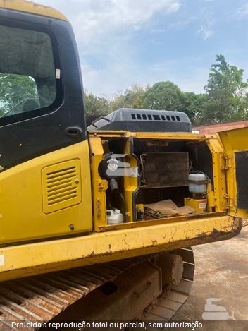 Escavadeira Komatsu PC160