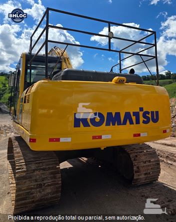 Escavadeira Komatsu PC210