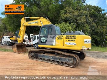Escavadeira New Holland E215 B