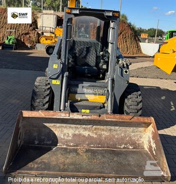 Mini-Carregadeira New Holland L218