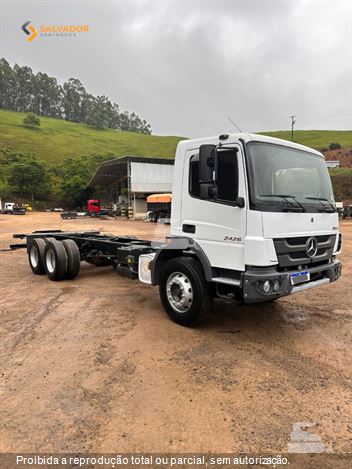 Caminhão Mercedes-Benz Atego 2426 6x2 2p (Diesel) (E5)