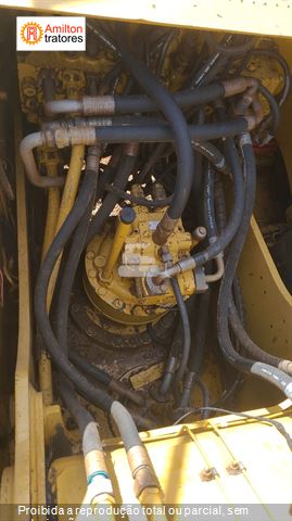 Escavadeira Caterpillar 320D
