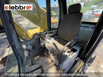 Escavadeira Komatsu PC200