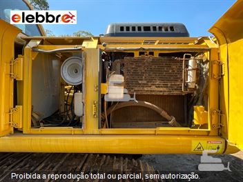 Escavadeira Komatsu PC200