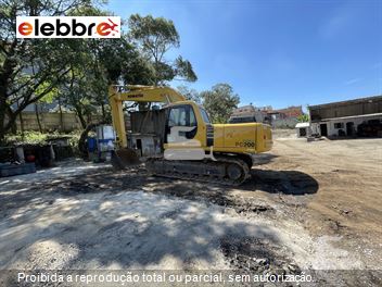 Escavadeira Komatsu PC200
