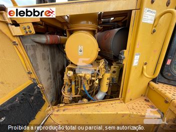 Trator de Esteira Caterpillar D8T