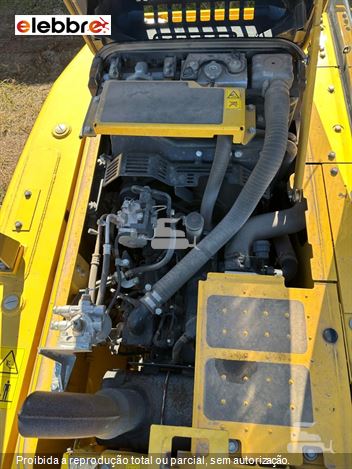 Escavadeira Komatsu PC130