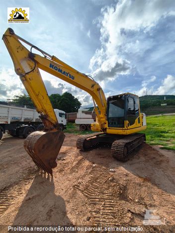 Escavadeira Komatsu PC130