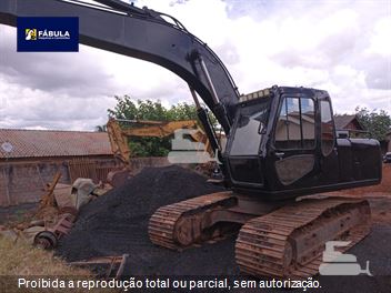 Escavadeira Case CX130