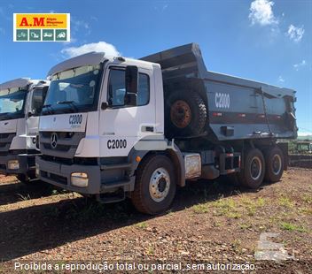 Caminhão Mercedes-Benz Axor 3131 6x4 2p (diesel)(E5)