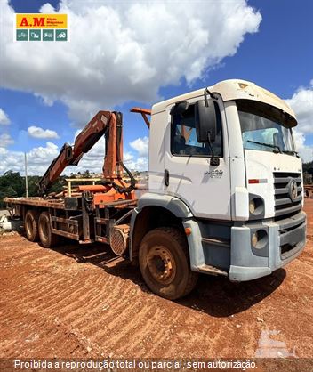 Caminhão Volkswagen 31-320 E Constellation 6x4 3-Eixos 2p (Diesel)