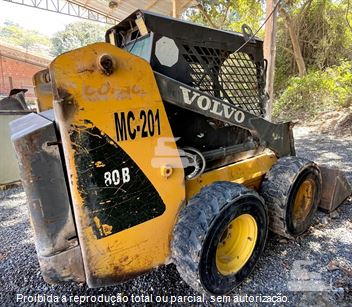 Mini-Carregadeira Volvo MC80B
