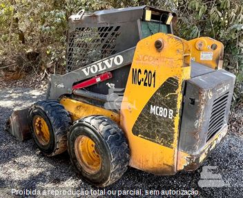 Mini-Carregadeira Volvo MC80B