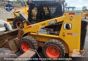 Mini-Carregadeira Caterpillar 226B 3