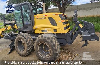 Motoniveladora New Holland RG170B