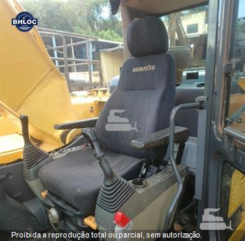 Escavadeira Komatsu PC210