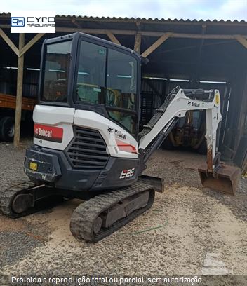 Mini-Escavadeira Bobcat E26