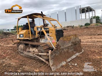 Trator de Esteira Caterpillar D4E
