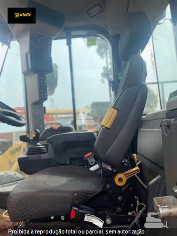 Pá Carregadeira Caterpillar 966L