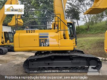 Escavadeira Komatsu PC210