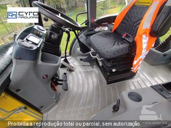 Retro Escavadeira New Holland B110B