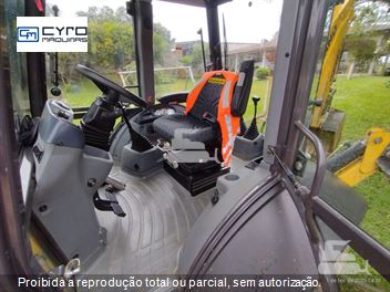 Retro Escavadeira New Holland B110B
