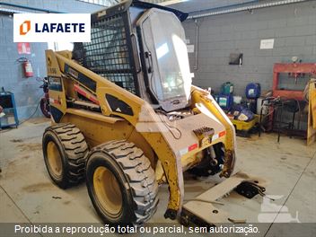 Mini-Carregadeira Caterpillar 236B3