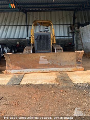 Trator de Esteira Caterpillar D6D
