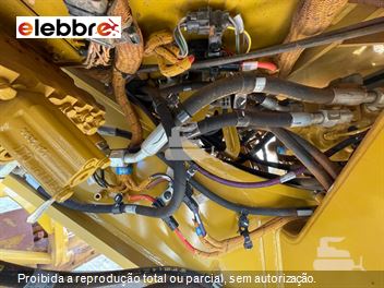 Motoniveladora Caterpillar 140