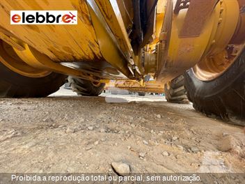 Motoniveladora Caterpillar 140