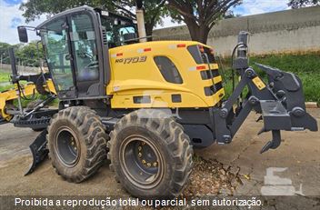 Motoniveladora New Holland RG170B