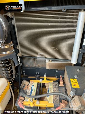 Escavadeira Komatsu PC130