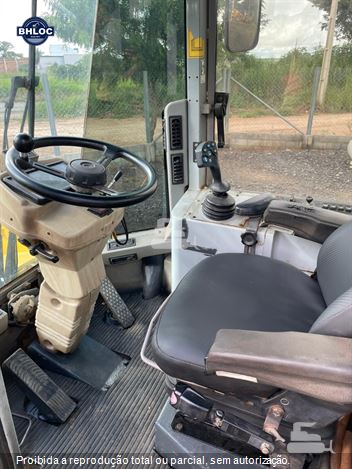 Pá Carregadeira New Holland W130