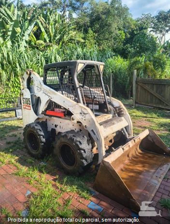 Mini-Carregadeira Bobcat S185