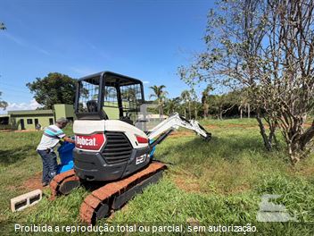 Mini-Escavadeira Bobcat E27z