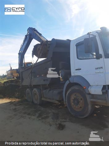 Caminhão Mercedes-Benz Axor 2826 6x4 2p (diesel)