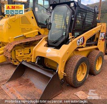 Mini-Carregadeira Caterpillar 226B