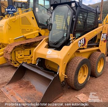 Mini-Carregadeira Caterpillar 226B
