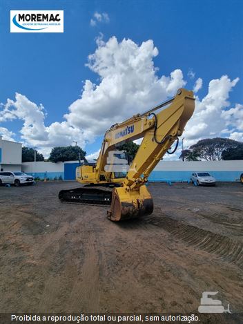 Escavadeira Komatsu PC210