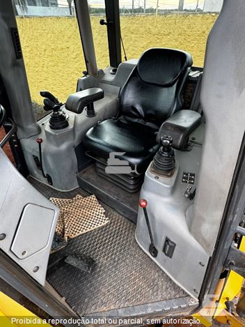 Trator de Esteira New Holland D150 B