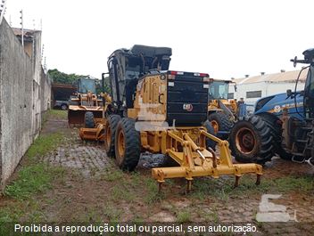 Motoniveladora Caterpillar 120