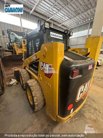 Mini-Carregadeira Caterpillar 226B 3