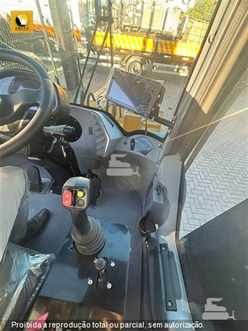 Pá Carregadeira Hedesa ZL826