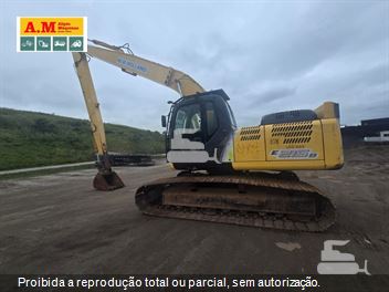 Escavadeira New Holland E215 B